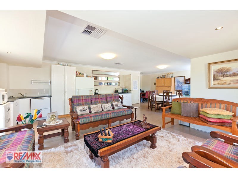 7 Sycamore Street, Redland Bay QLD 4165