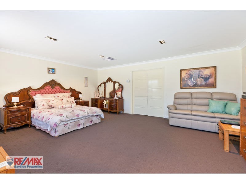 7 Sycamore Street, Redland Bay QLD 4165