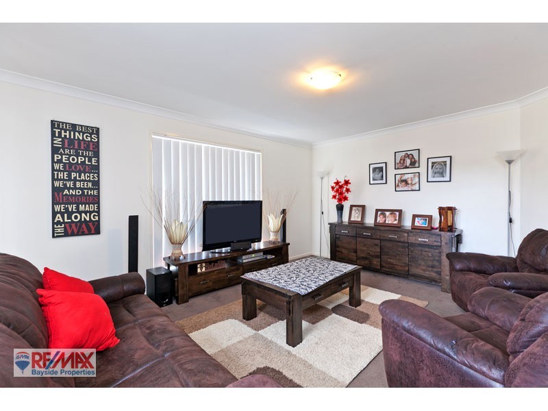 12 Green Place, Redland Bay QLD 4165