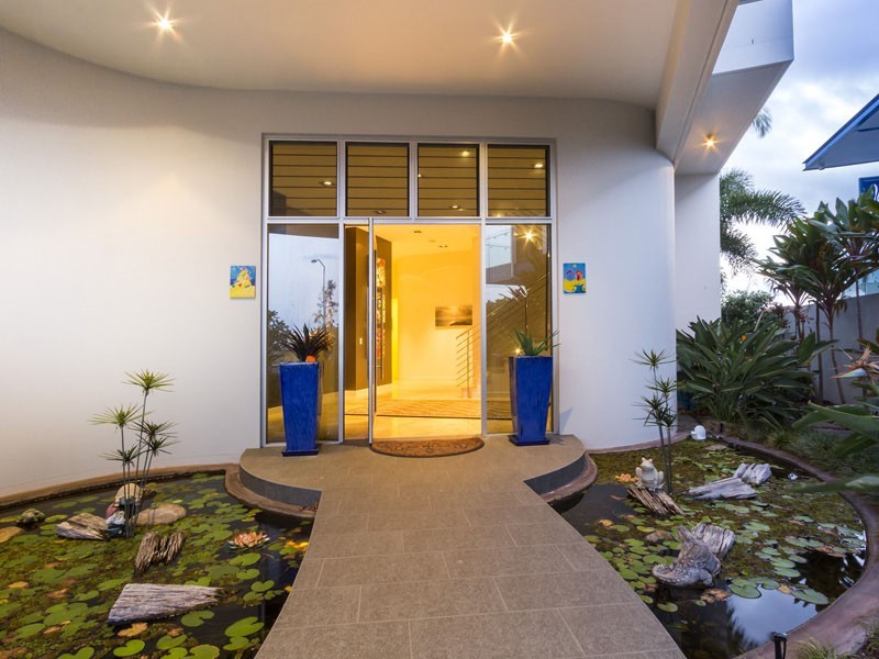 18 Portsmouth Place, Raby Bay QLD 4163