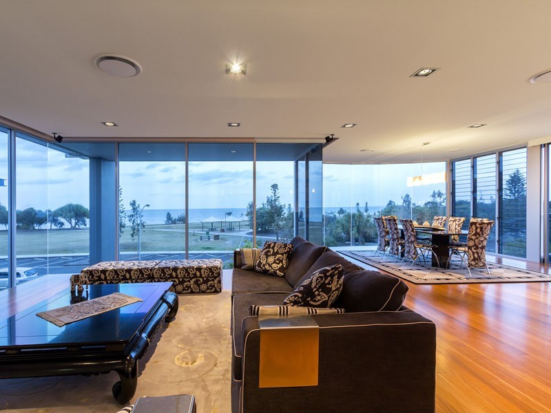 18 Portsmouth Place, Raby Bay QLD 4163