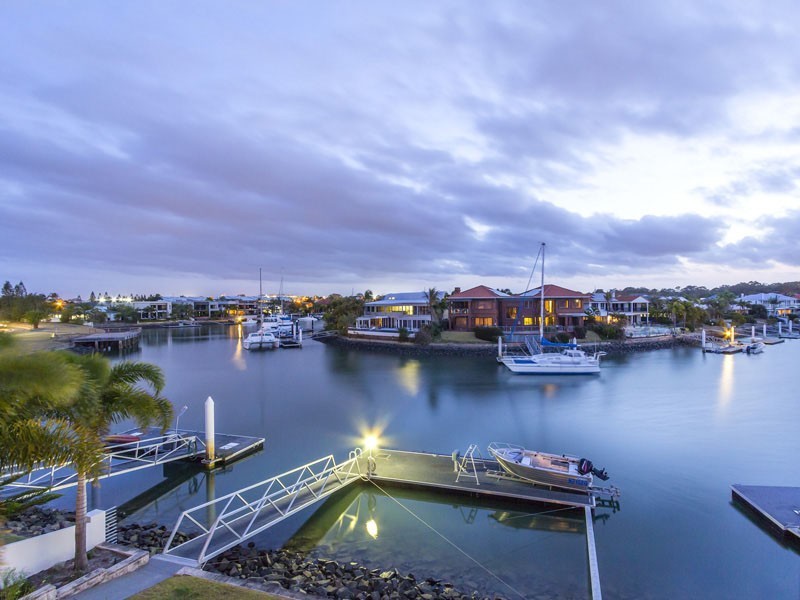 18 Portsmouth Place, Raby Bay QLD 4163