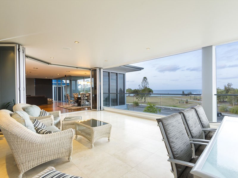 18 Portsmouth Place, Raby Bay QLD 4163