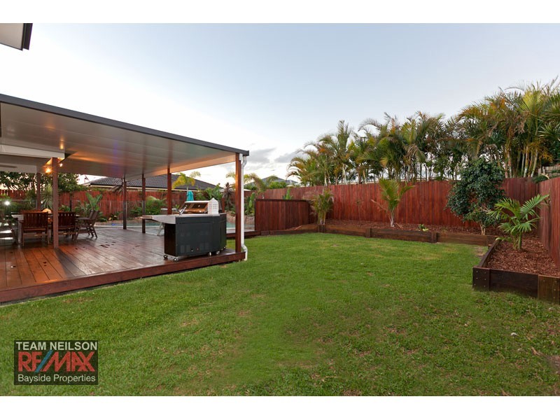 6 Brampton Close, Redland Bay QLD 4165