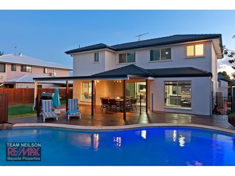 6 Brampton Close, Redland Bay QLD 4165
