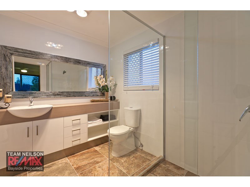 6 Brampton Close, Redland Bay QLD 4165