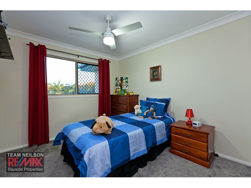6 Brampton Close, Redland Bay QLD 4165