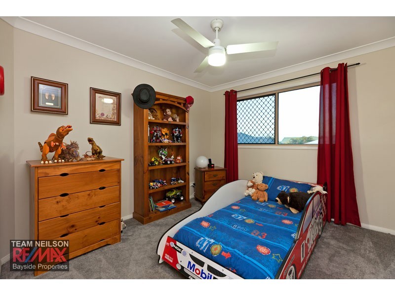 6 Brampton Close, Redland Bay QLD 4165