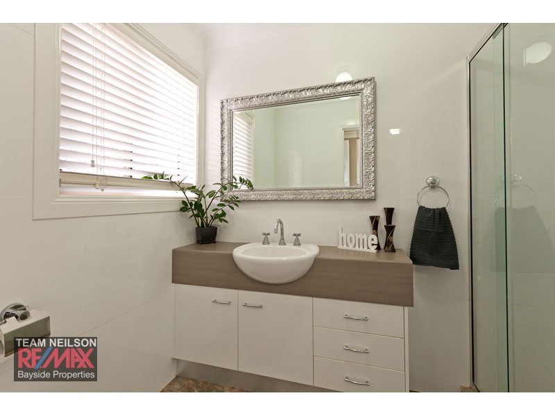 6 Brampton Close, Redland Bay QLD 4165