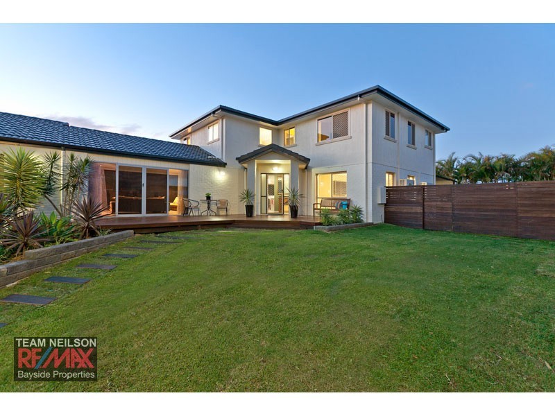 6 Brampton Close, Redland Bay QLD 4165