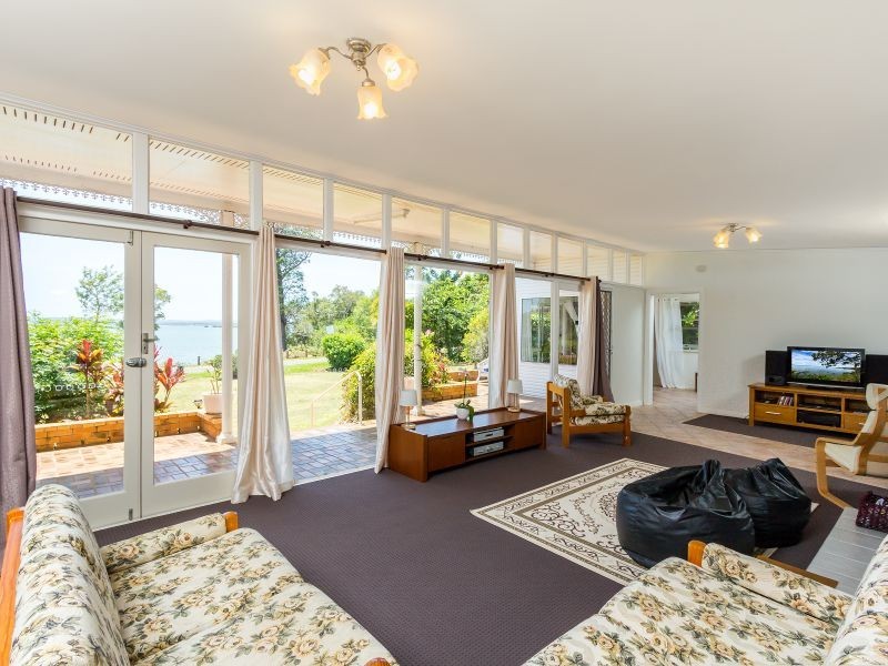 161 Esplanade, Redland Bay QLD 4165