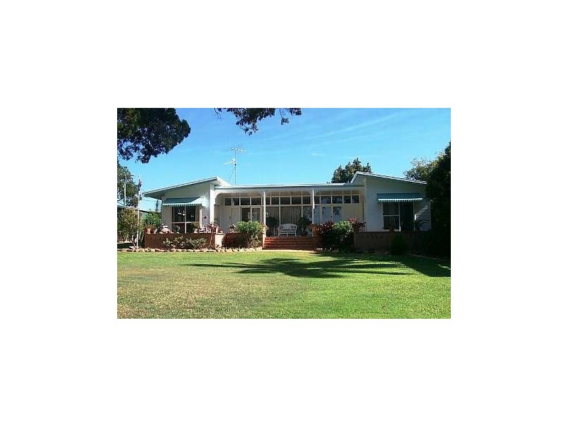 161 Esplanade, Redland Bay QLD 4165