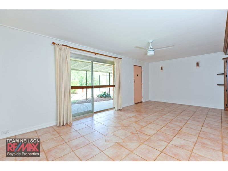 73 Hamilton St, Redland Bay QLD 4165