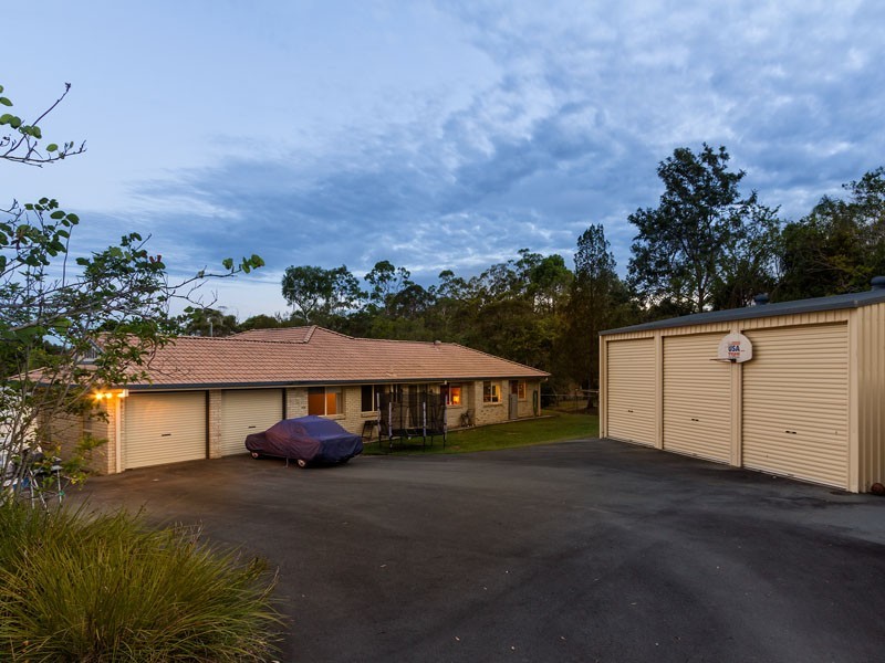 21 Banksia Street, Redland Bay QLD 4165