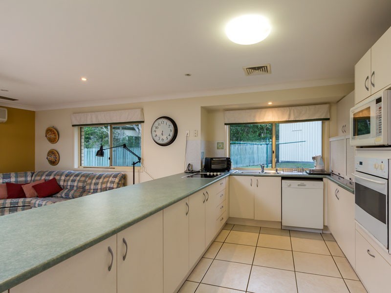 21 Banksia Street, Redland Bay QLD 4165