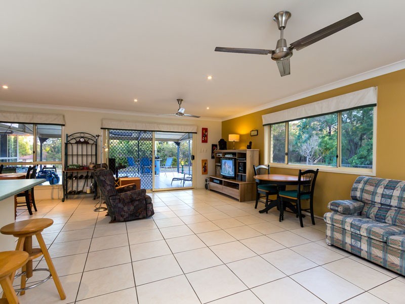 21 Banksia Street, Redland Bay QLD 4165
