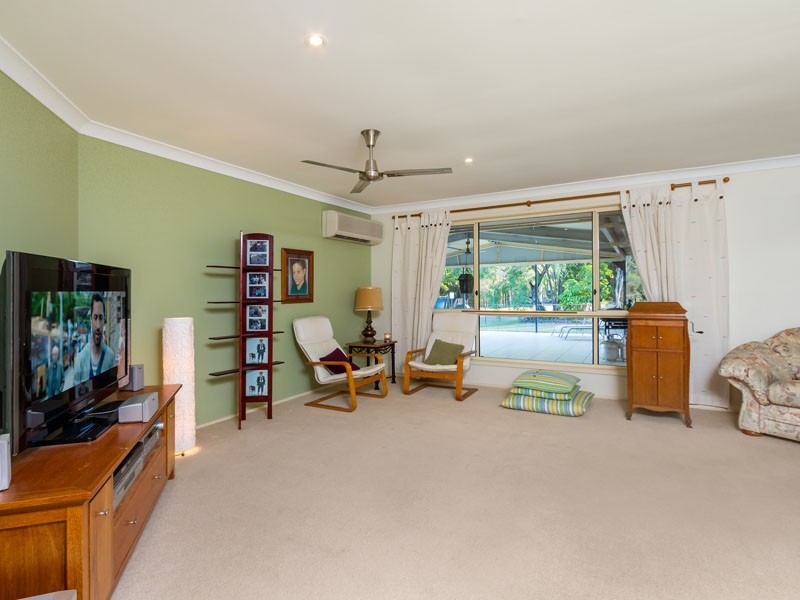21 Banksia Street, Redland Bay QLD 4165