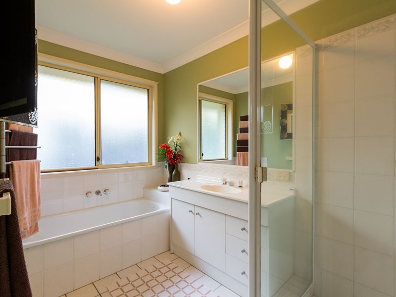 21 Banksia Street, Redland Bay QLD 4165