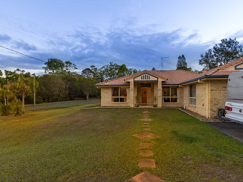 21 Banksia Street, Redland Bay QLD 4165