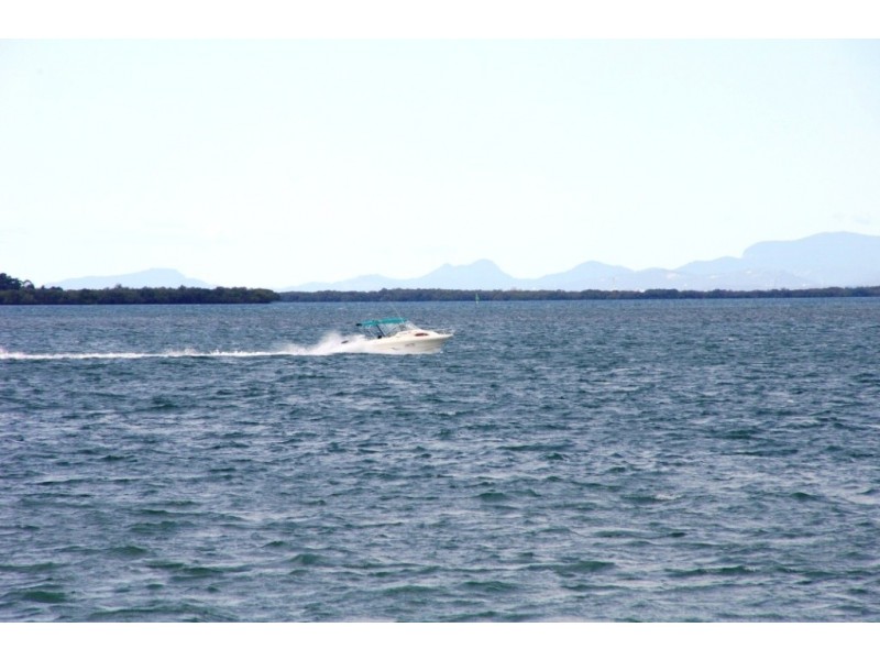 6 WILLIAMS STREET, Coochiemudlo Island QLD 4184