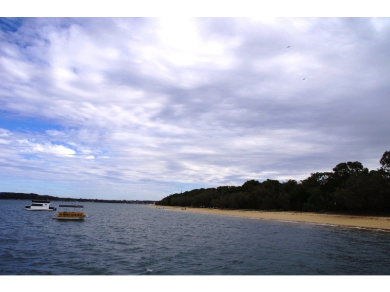 6 WILLIAMS STREET, Coochiemudlo Island QLD 4184