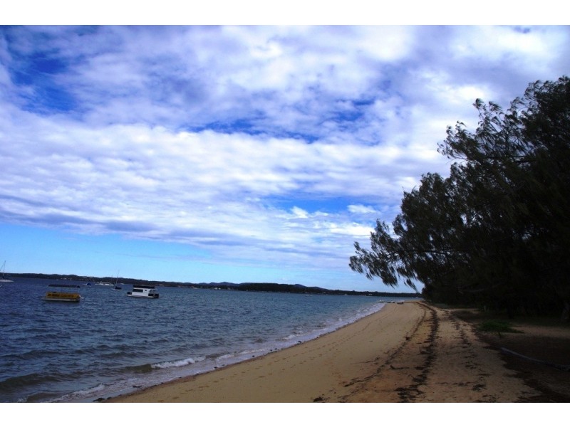 6 WILLIAMS STREET, Coochiemudlo Island QLD 4184