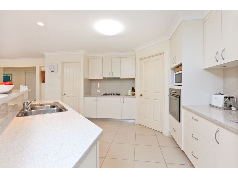13 Attenborough Circuit, Redland Bay QLD 4165