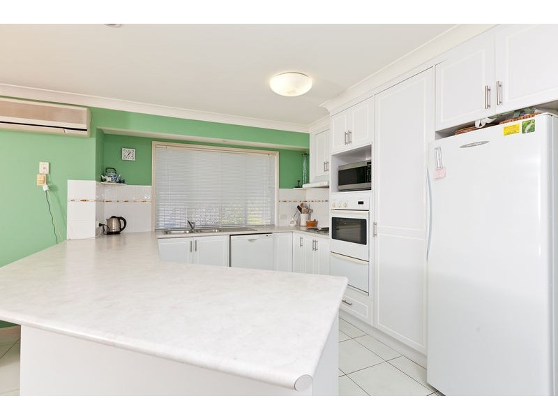 5 Pinelands Cct, Redland Bay QLD 4165