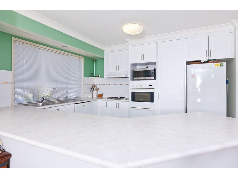 5 Pinelands Cct, Redland Bay QLD 4165
