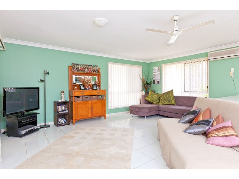 5 Pinelands Cct, Redland Bay QLD 4165