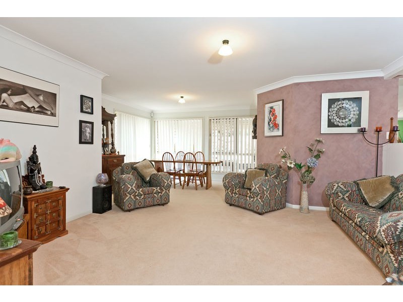 5 Pinelands Cct, Redland Bay QLD 4165