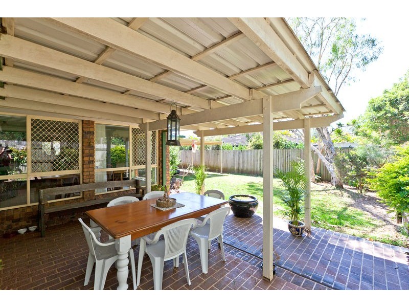 5 Pinelands Cct, Redland Bay QLD 4165