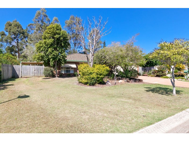 5 Pinelands Cct, Redland Bay QLD 4165