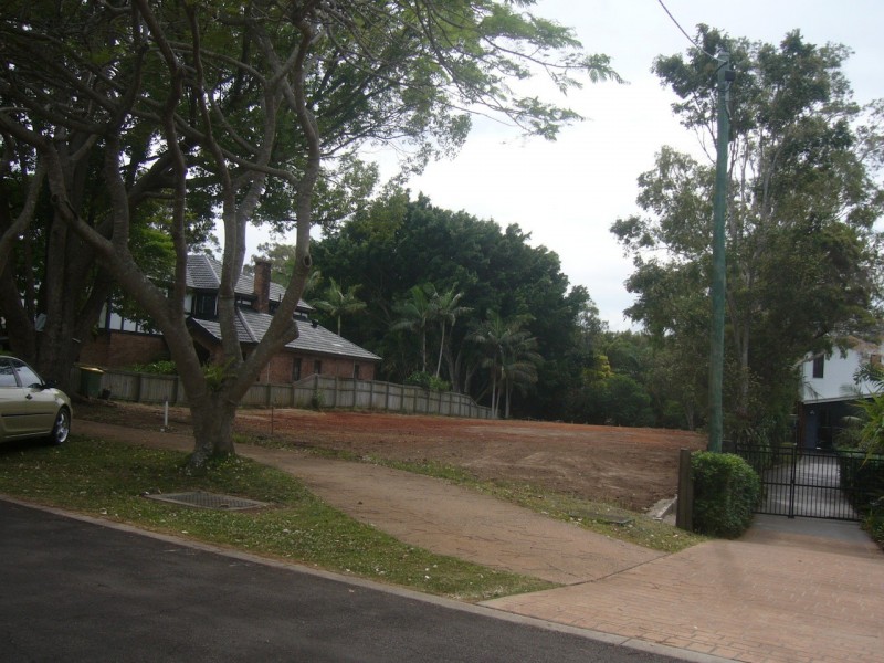 31 and 31a Erobin St, Cleveland QLD 4163