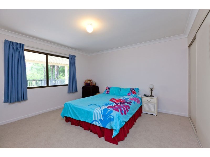 13 Banksia Street, Redland Bay QLD 4165