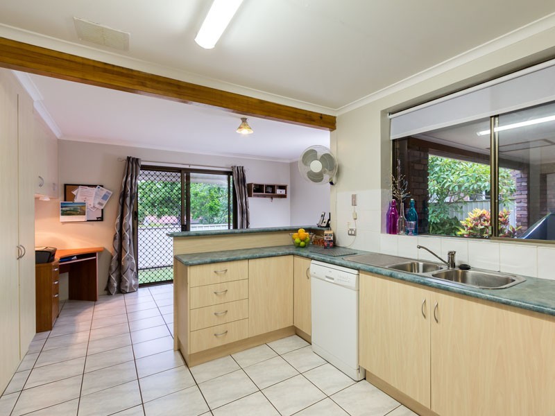 17 MERGOWIE DRIVE, Cleveland QLD 4163