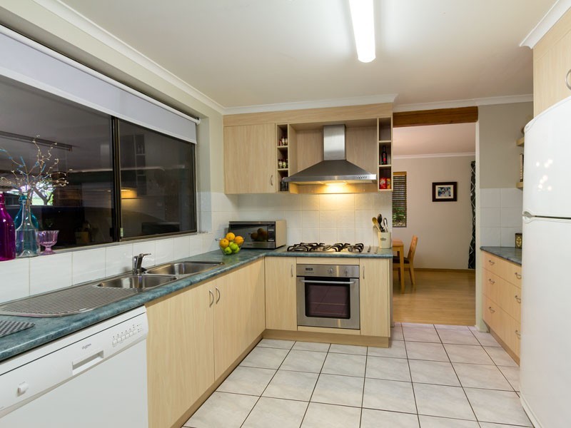 17 MERGOWIE DRIVE, Cleveland QLD 4163