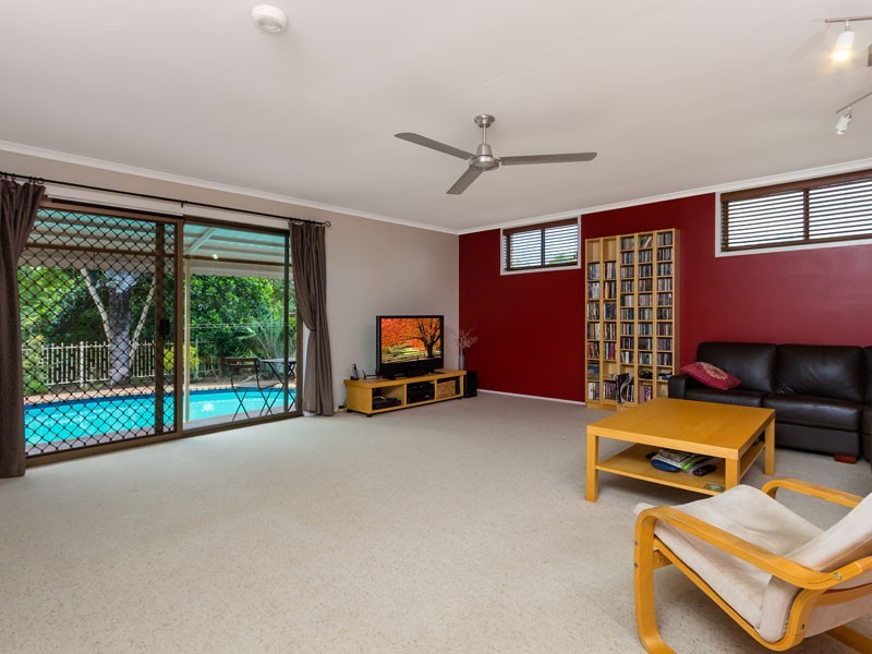 17 MERGOWIE DRIVE, Cleveland QLD 4163