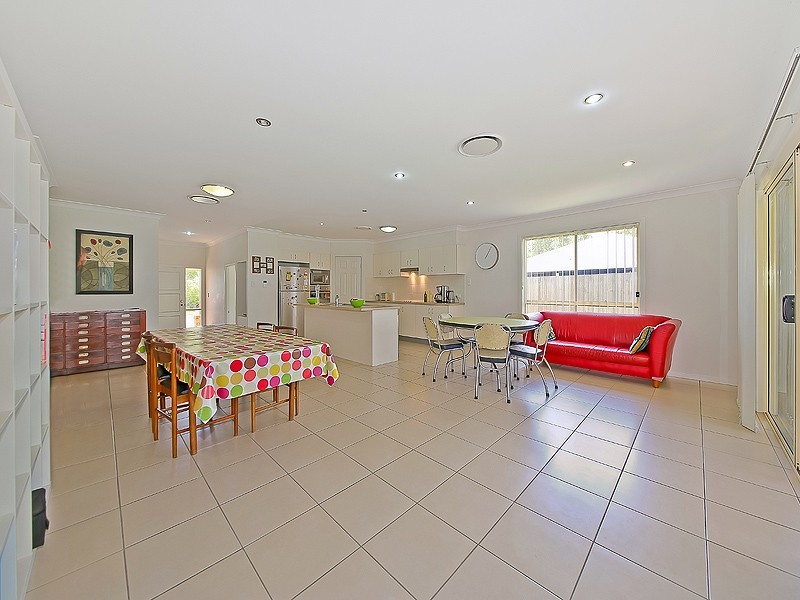 4 SHEARWATER STREET, Cleveland QLD 4163