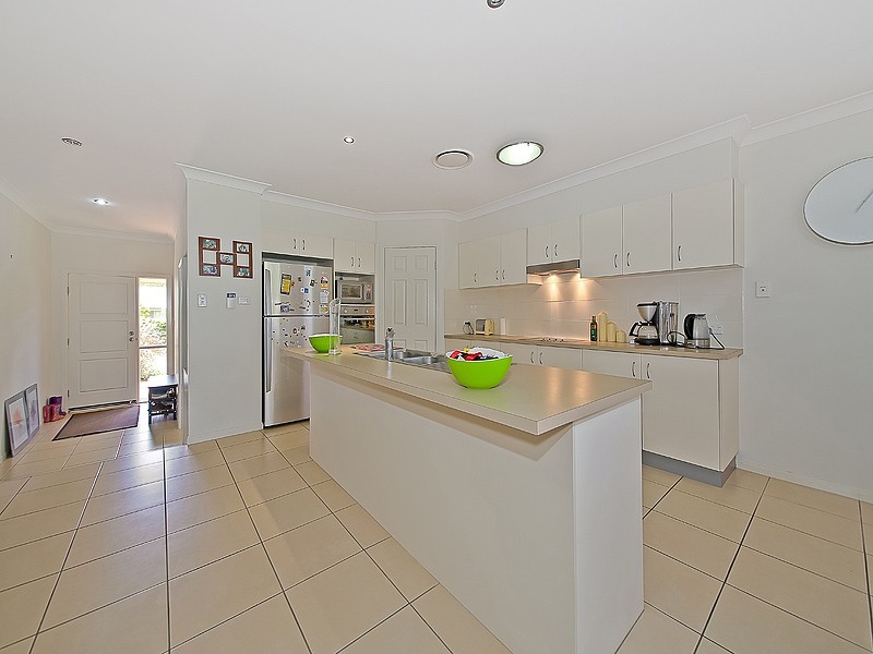 4 SHEARWATER STREET, Cleveland QLD 4163