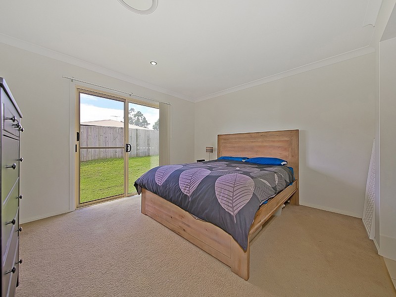 4 SHEARWATER STREET, Cleveland QLD 4163