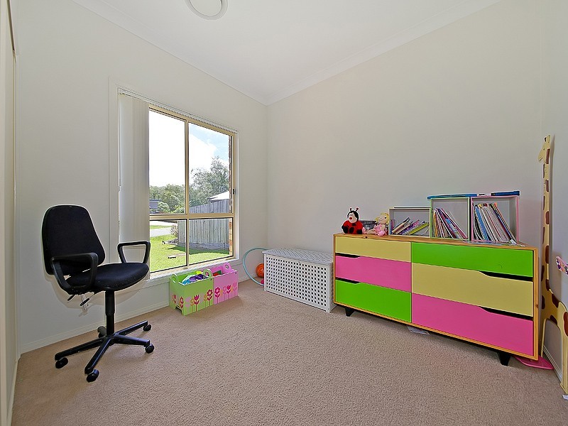 4 SHEARWATER STREET, Cleveland QLD 4163