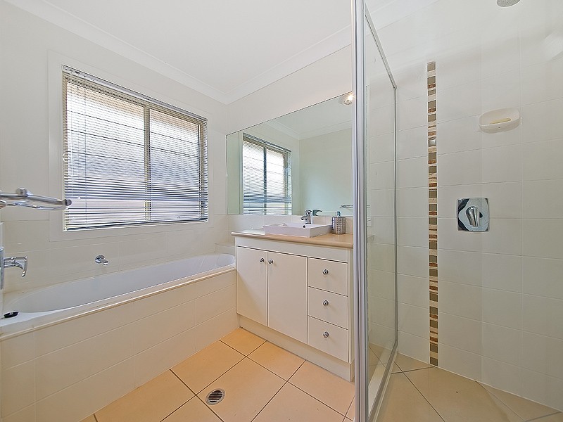 4 SHEARWATER STREET, Cleveland QLD 4163