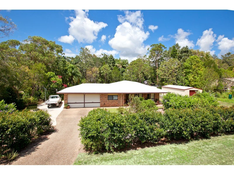 13 Banksia Street, Redland Bay QLD 4165