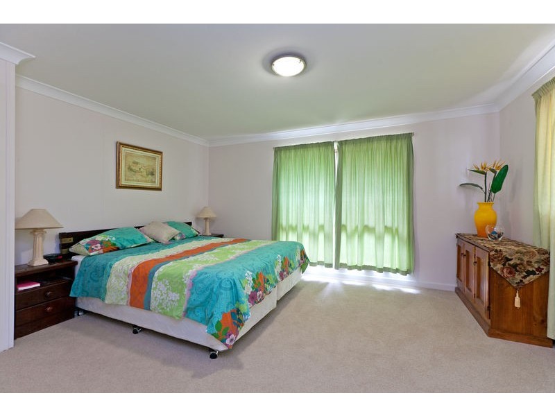 13 Banksia Street, Redland Bay QLD 4165