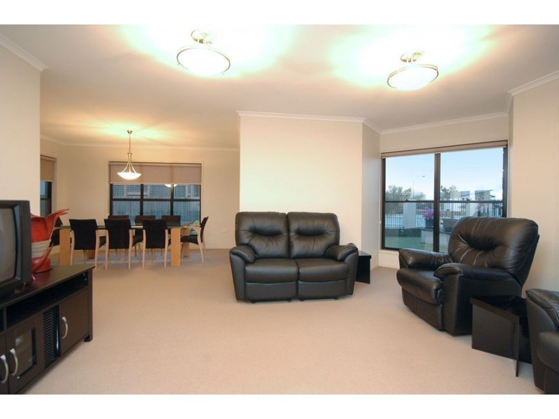 61 Salisbury Street, Redland Bay QLD 4165