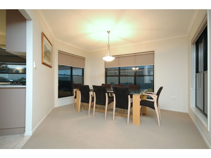 61 Salisbury Street, Redland Bay QLD 4165