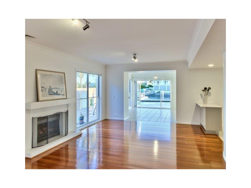 101 Masthead Dr, Raby Bay QLD 4163