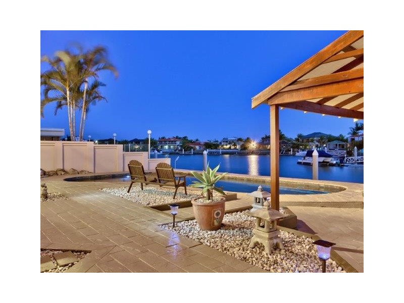 101 Masthead Dr, Raby Bay QLD 4163