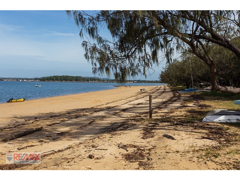 16 MARANA STREET,, Coochiemudlo Island QLD 4184